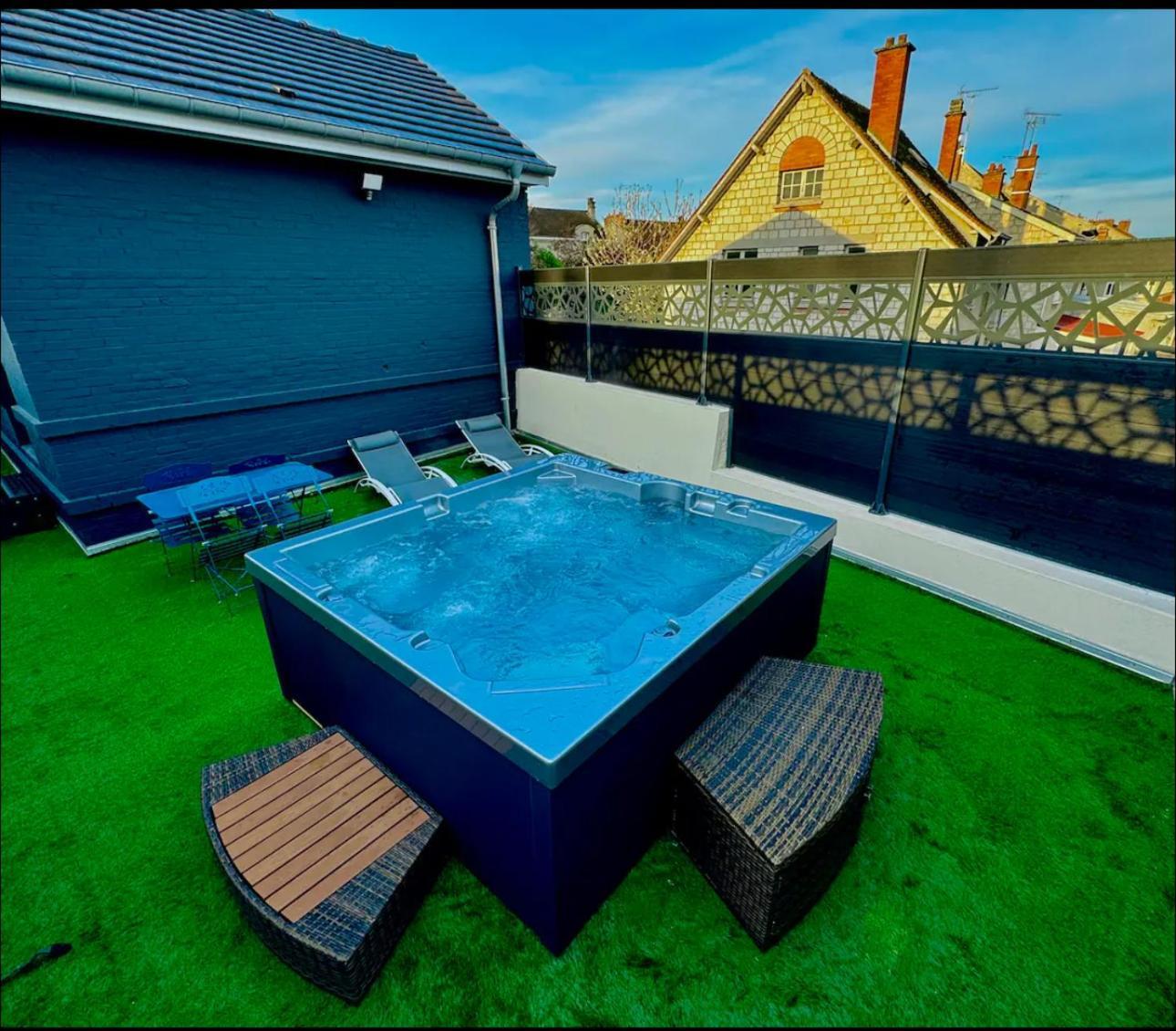 La Maison Du Faubourg Jacuzzi Vitry-le-Francois Exterior photo
